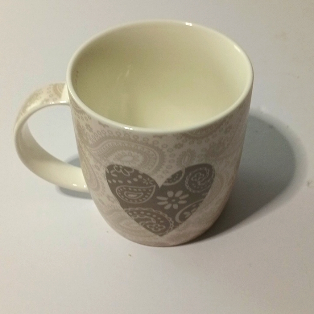 Paisley Heart Mug - Cream and Gray